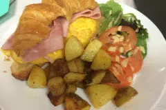 Croissant omelette