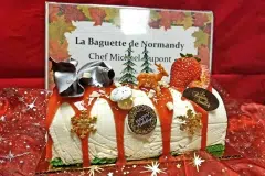 White Strawberry Bûche