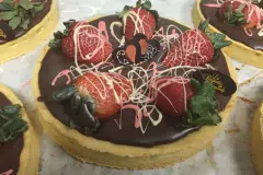 Chocolate tart with caramel